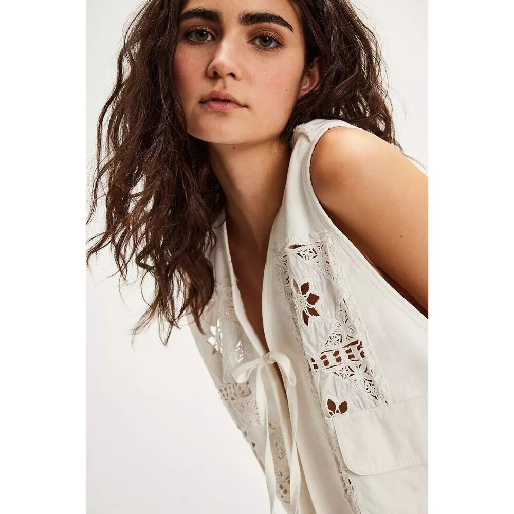 Free People Wonderstruck Vest Blouse Top Floral Crochet Lace Tie Ivory M 279557 - Picture 3 of 8